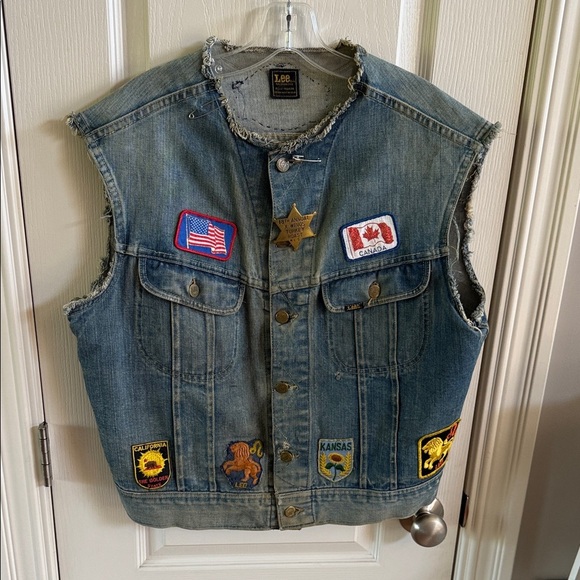 Lee denim vest with Harley-Davidson and other patches. Size Large - Picture 8 of 11